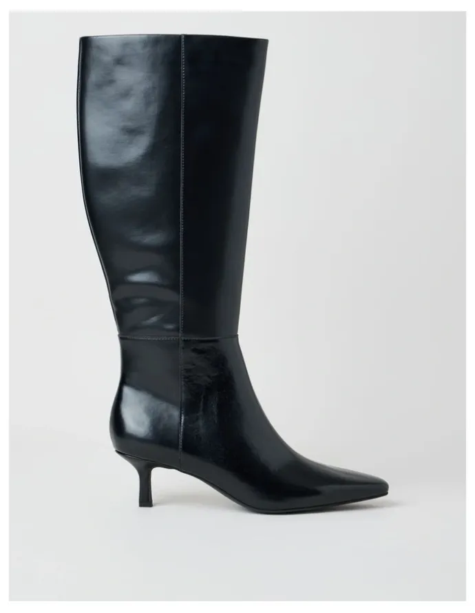 Basque Diaz Boot in Black