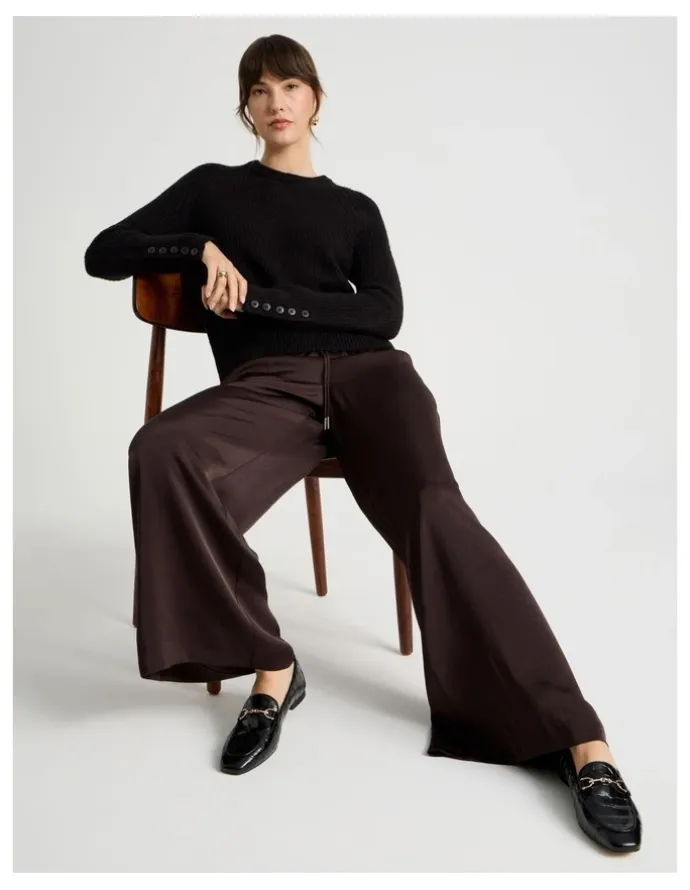 Basque Long Sleeve Crewneck Rib Knit in Black
