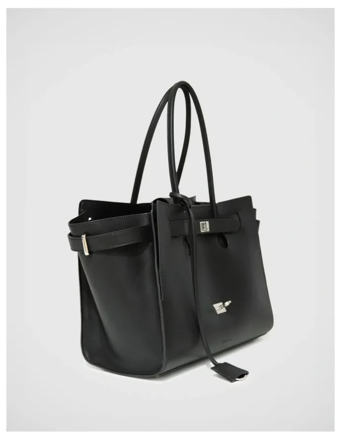 Belle & Bloom In The City Shoulder Bag in Black