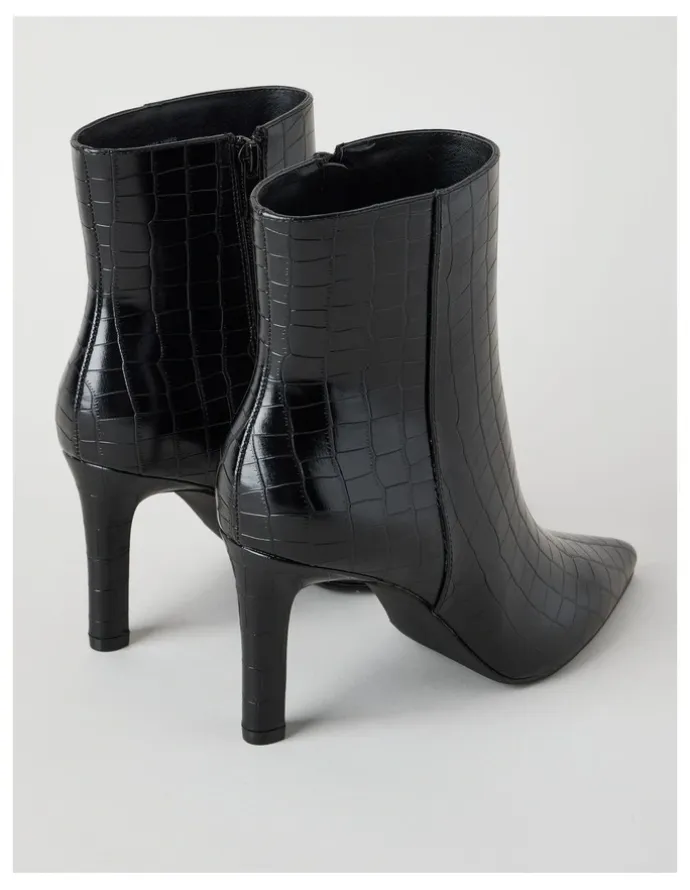 Blaq Sage Boot in Black