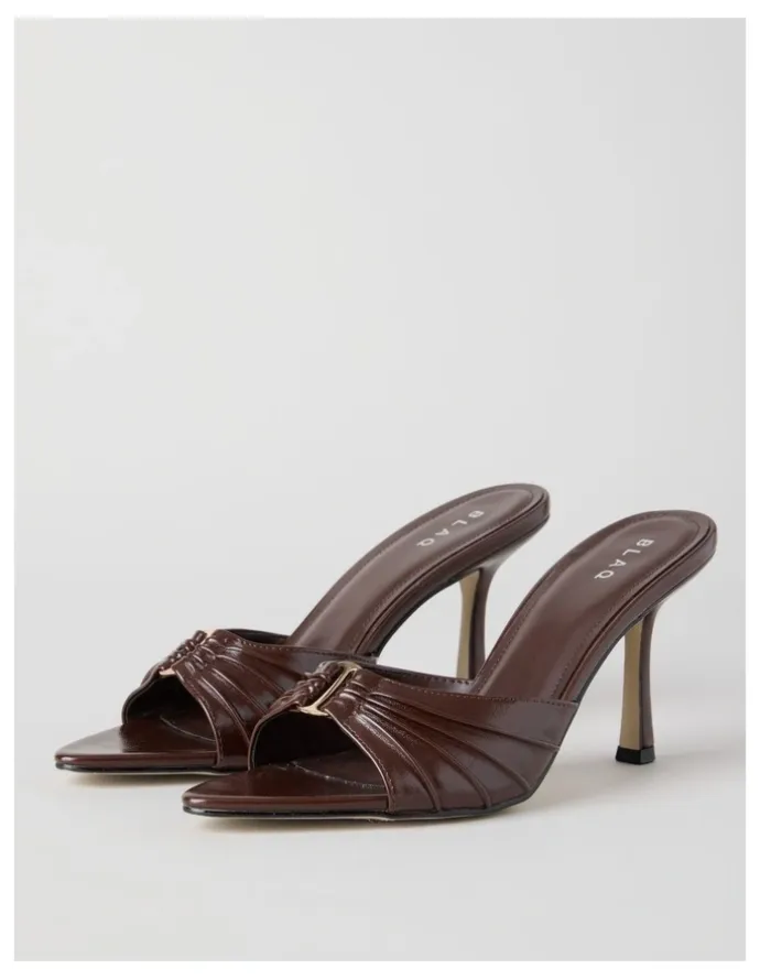 Blaq Nezahlia Sandal in Chocolate