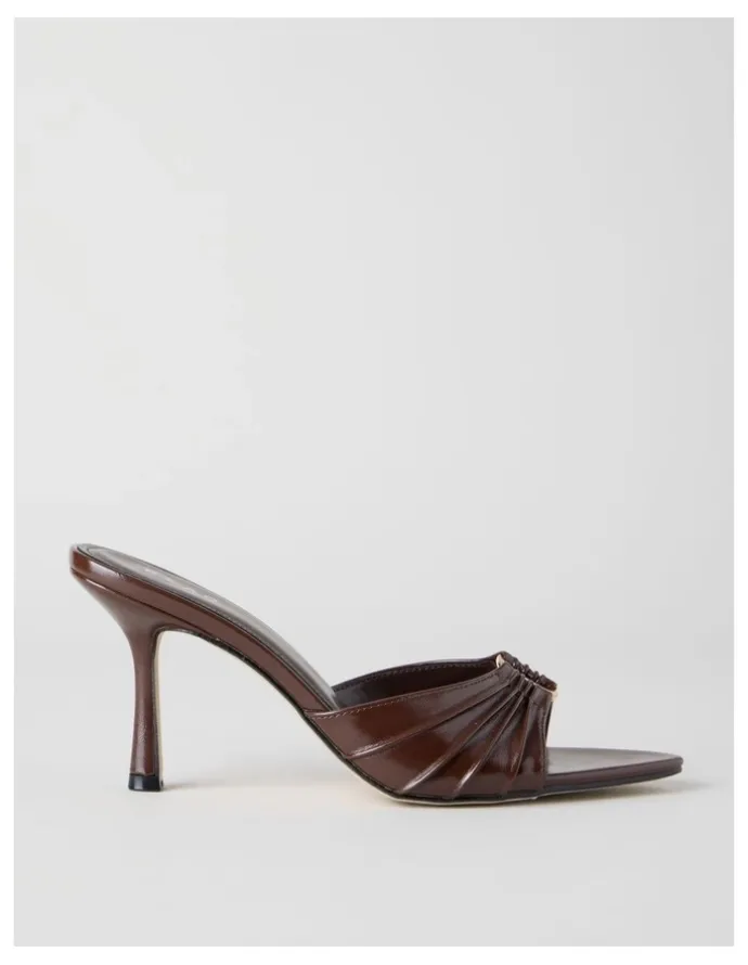 Blaq Nezahlia Sandal in Chocolate