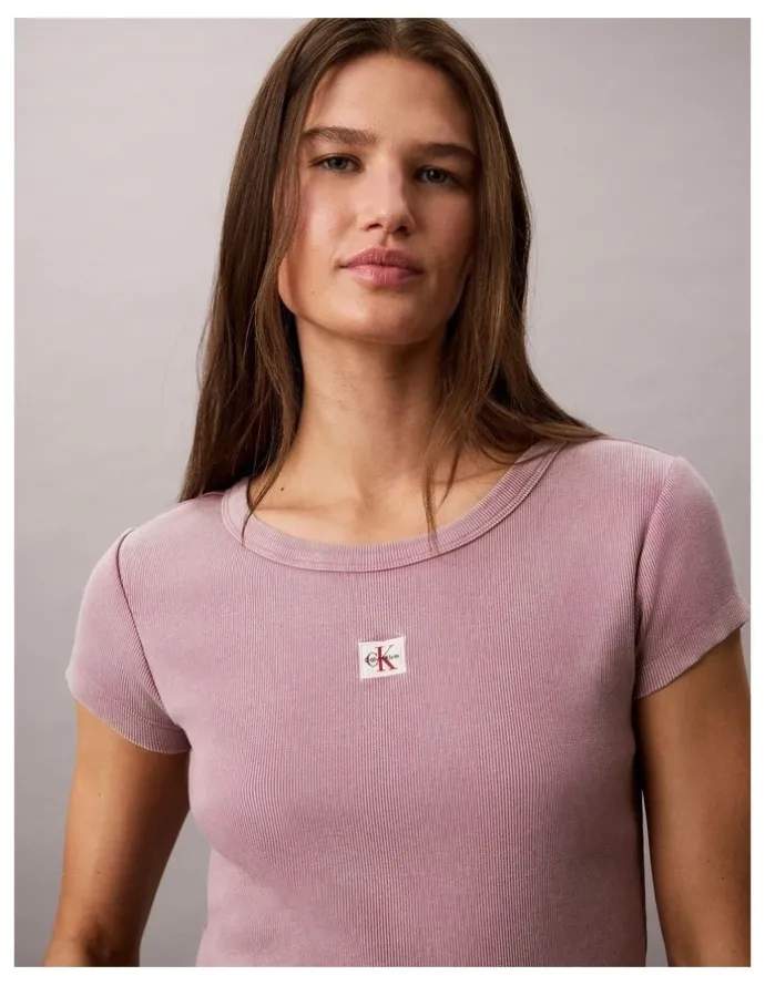 Calvin Klein Jeans Woven Label Rib Baby Tee in Dusky Orchid