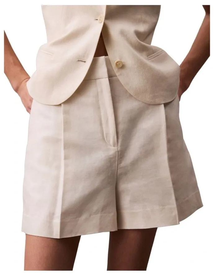 Calvin Klein Women Structured Linen Tailored Short in Tofu