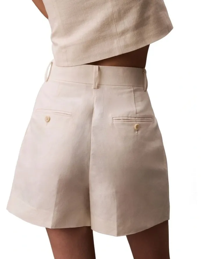 Calvin Klein Women Structured Linen Tailored Short in Tofu