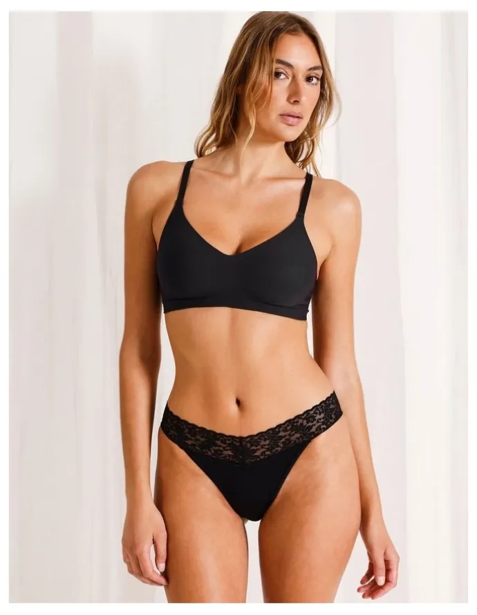 Chloe & Lola Pure Comfort Bonded Wirefree Bra in Black