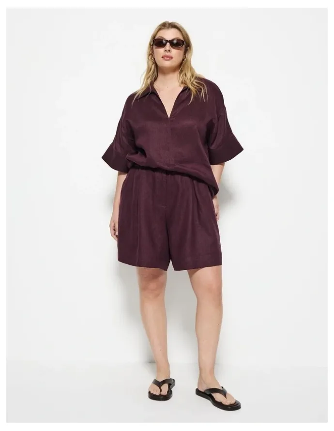 Commonry Lucie Short in Plum