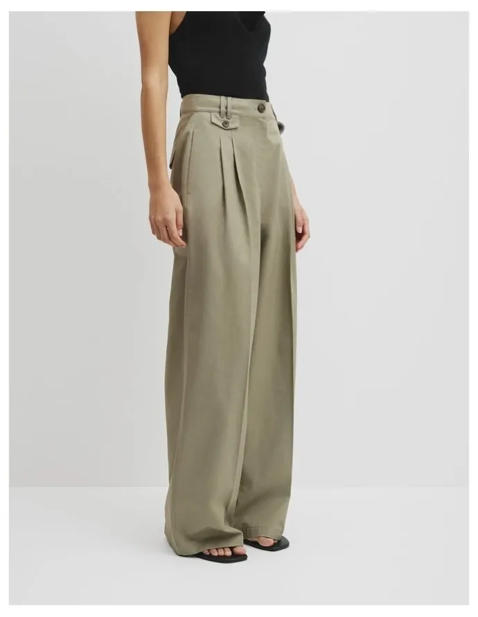 Country Road Cotton Blend Pleat Front Pant in Thyme