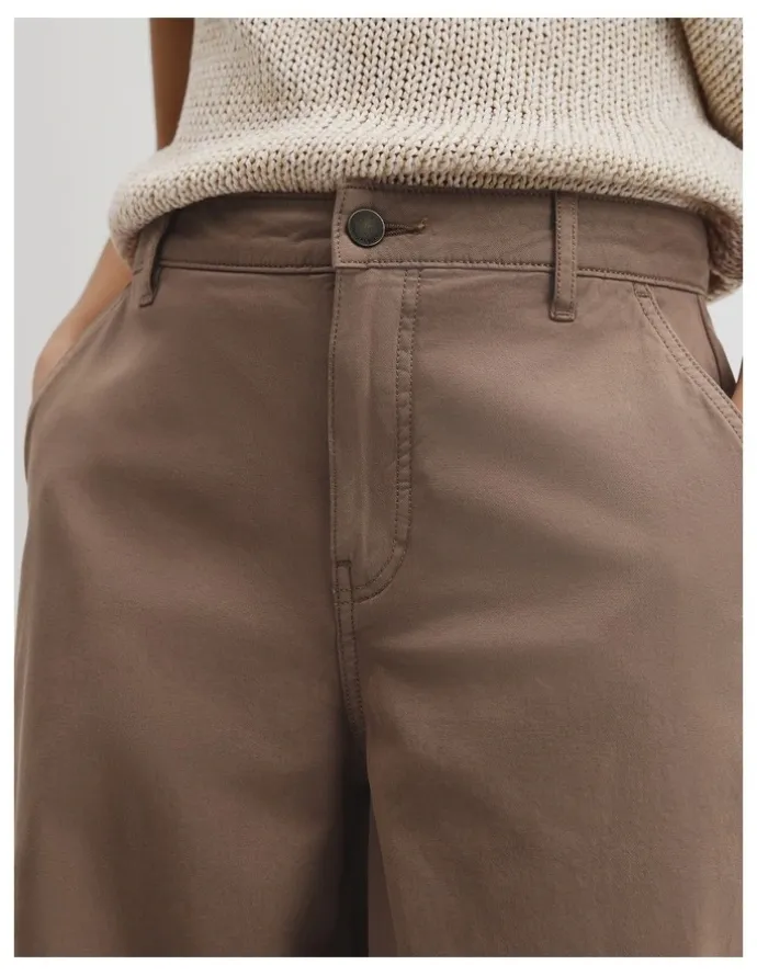Country Road Relaxed Chino in Mocha