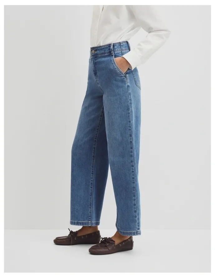 Country Road Refined High Rise Wide Leg Jean in Mid Blue Wash