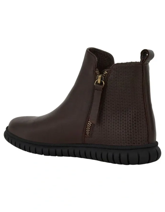 Easy Steps Factor Boots in Chocolate Glove