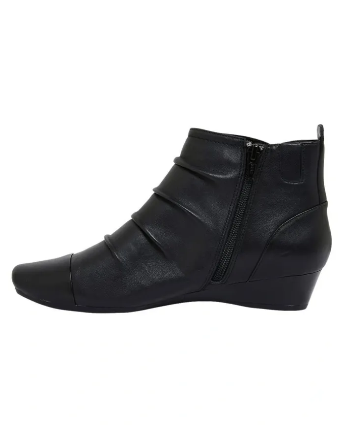Easy Steps Glove Boots Seville Black