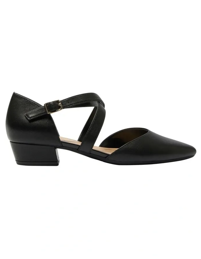 Easy Steps Renee Heeled Shoes in Black Leather