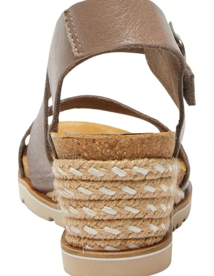 Easy Steps Theo Sandals in Taupe Leather