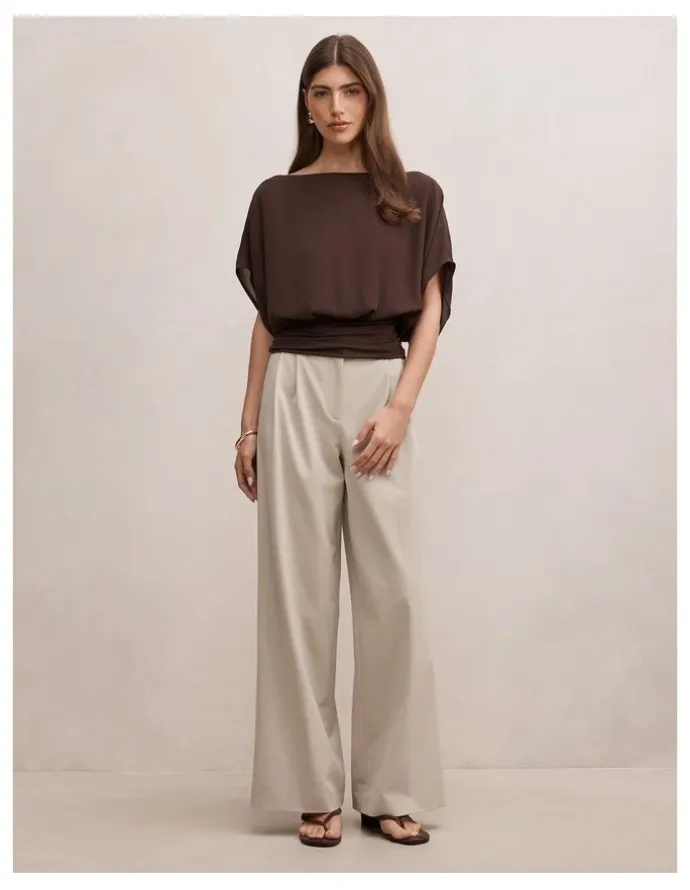 Forever New Casey Hybrid Top in Chocolate