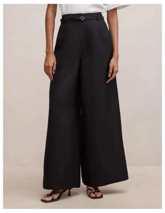 Forever New Petite Matilda Linen Blend Pants in Black