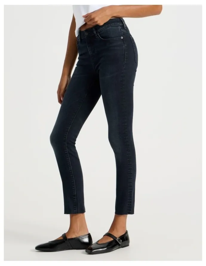GRAB Ankle Skinny Low Rise Jean In Blue Black
