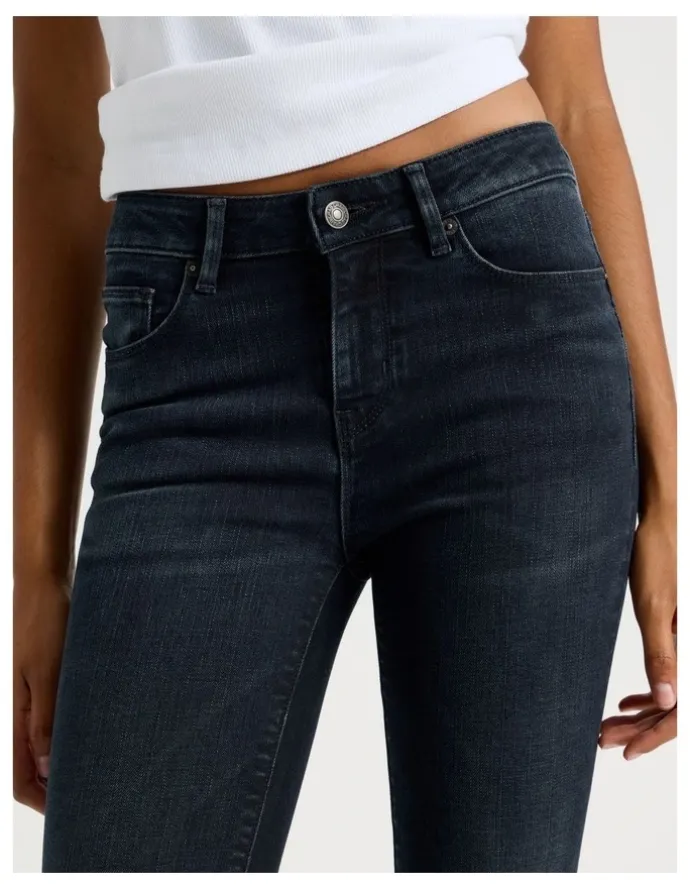 GRAB Ankle Skinny Low Rise Jean In Blue Black