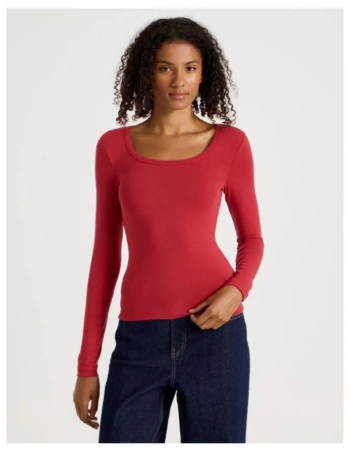 Grab Long Sleeve Scoop Neck Tee in Cherry Red