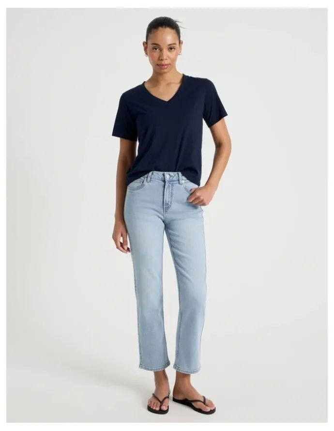 GRAB Cropped Straight Mid Rise Jeans in Light Indigo