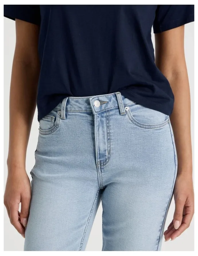 GRAB Cropped Straight Mid Rise Jeans in Light Indigo