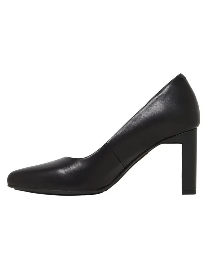 Hush Puppies Isabella Heeled Shoe in Black
