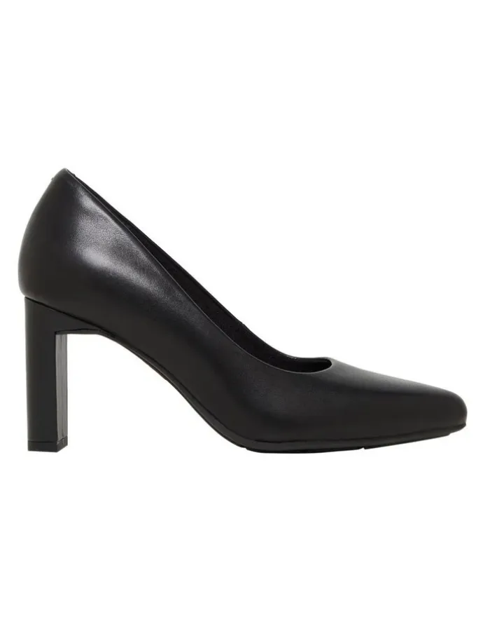 Hush Puppies Isabella Heeled Shoe in Black