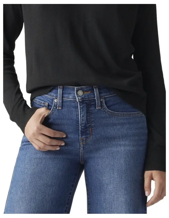 Levi's 318 Shaping Wide-Leg Jeans in Blue