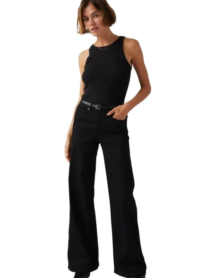 Levi's 318 Shaping Wide-Leg Jeans in Soft Black