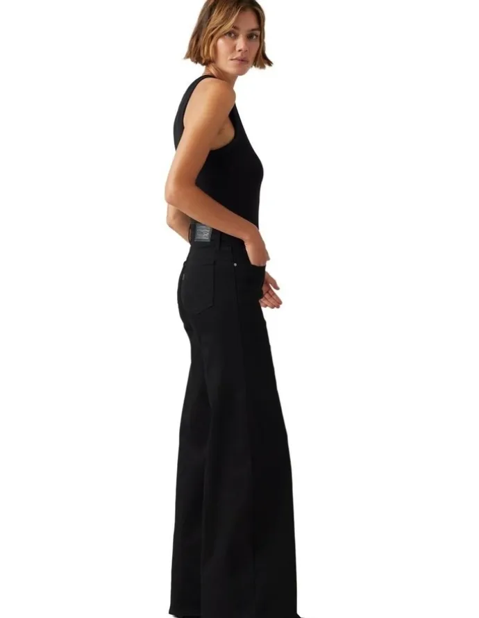 Levi's 318 Shaping Wide-Leg Jeans in Soft Black