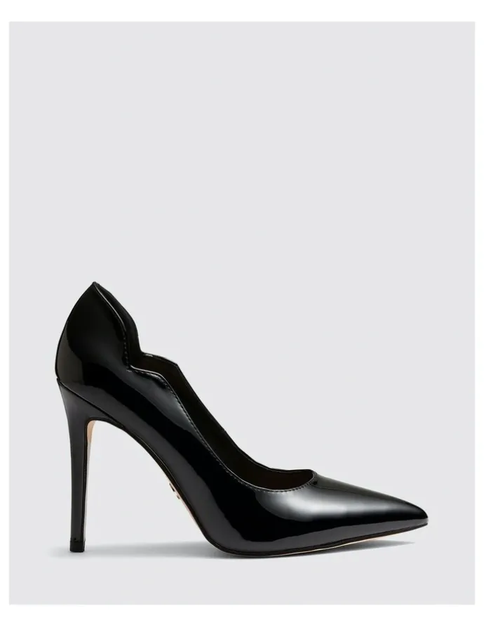 Novo Shoes Inisa Pumps in Black Patent