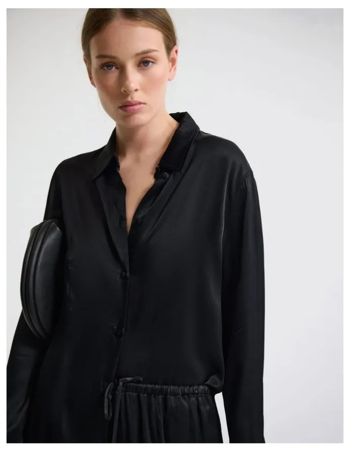 Oxford Lauren Silky Shirt in Black