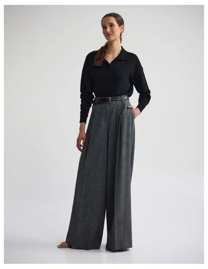 Oxford Maddison Funnel Collar Cardigan in Black