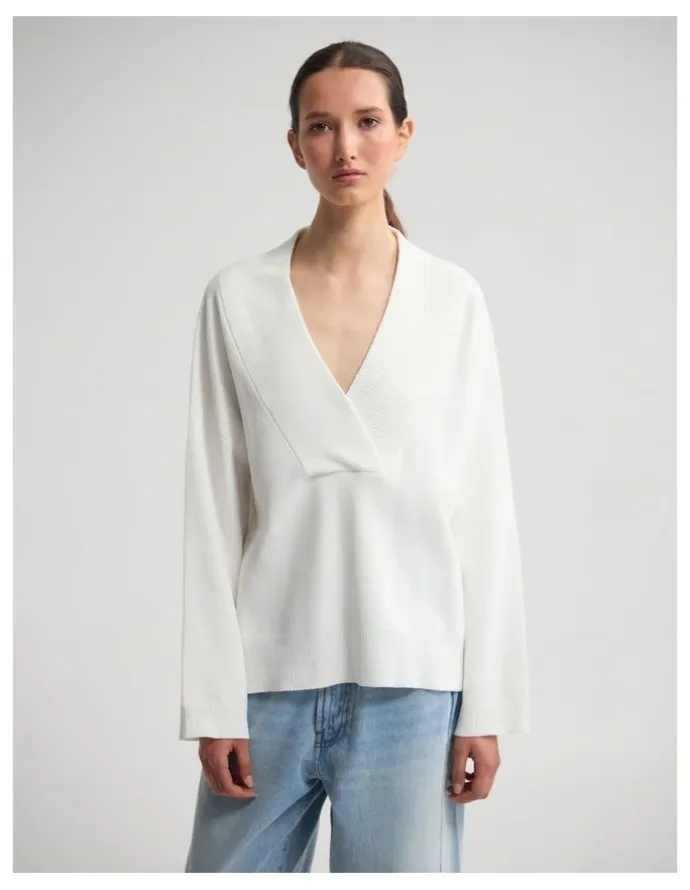 Oxford Pia Cotton V-Neck Knit in Ivory
