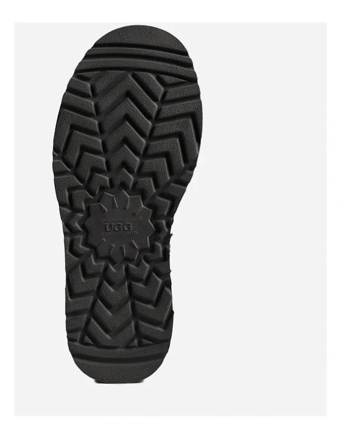 Ozwear Ugg Classic Platform Ultra Mini Boots in Black