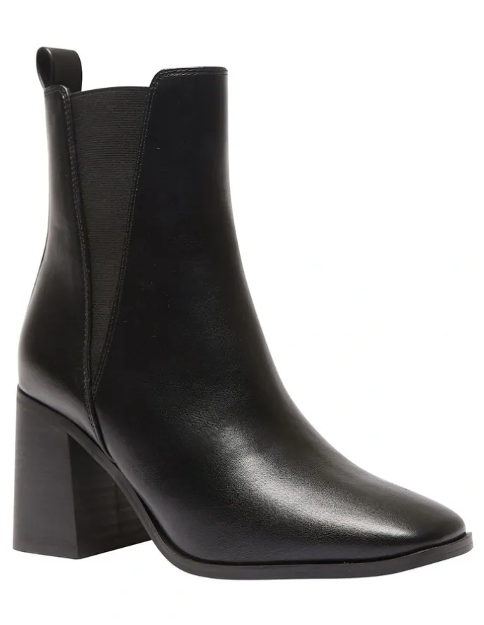 Ravella Major Boots In Black Smooth
