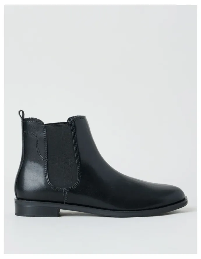 Regatta Martha Boot in Black