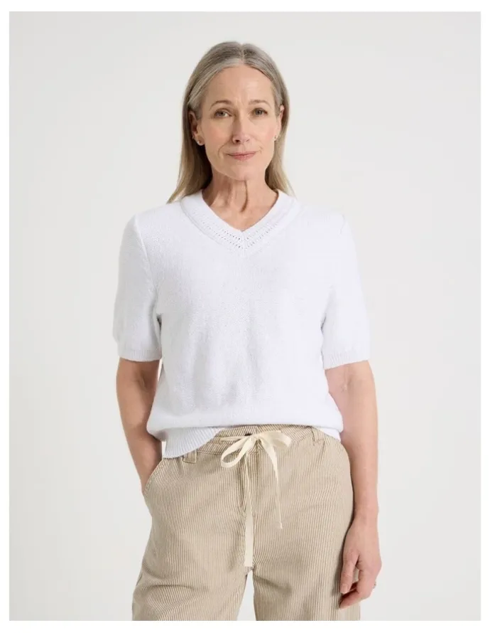 Regatta Petites Short Sleeve V Neck Knitted Top With Fancy Neckband in Snow