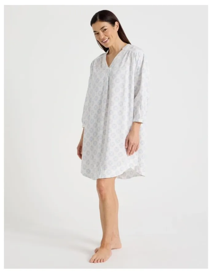 Regatta Relax Woven 3/4 Sleeve Long Nightie in White Medallion Print