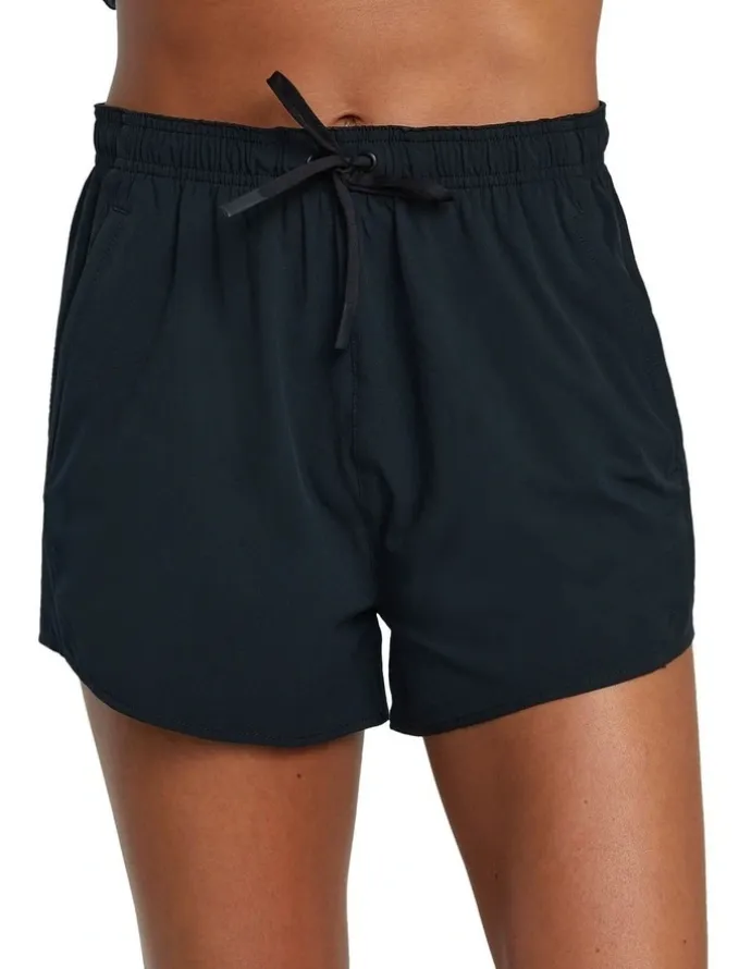 RVCA VA Essential Yogger 12" Short in Black