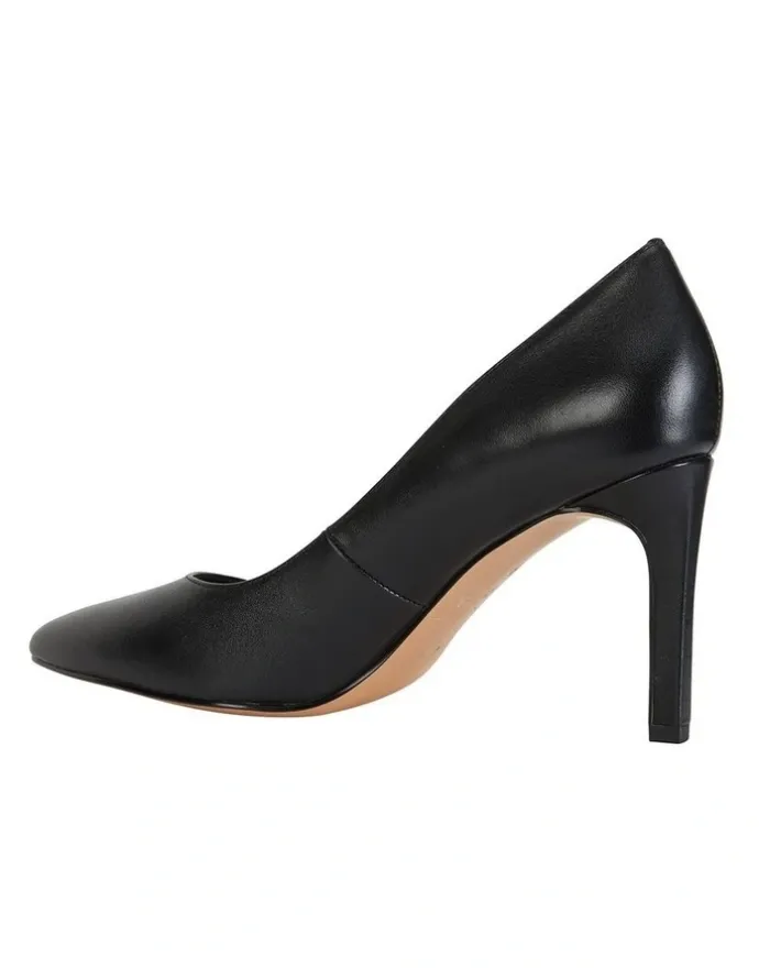 Sandler Octavia Heeled Shoes in Black Leather