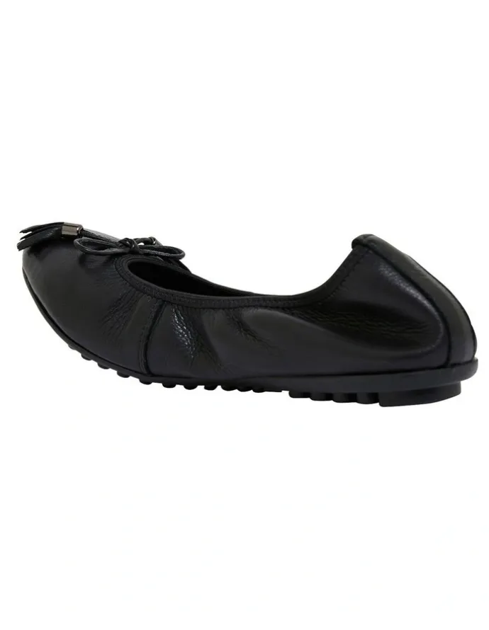 Sandler Prima Flat Shoes in Black Leather