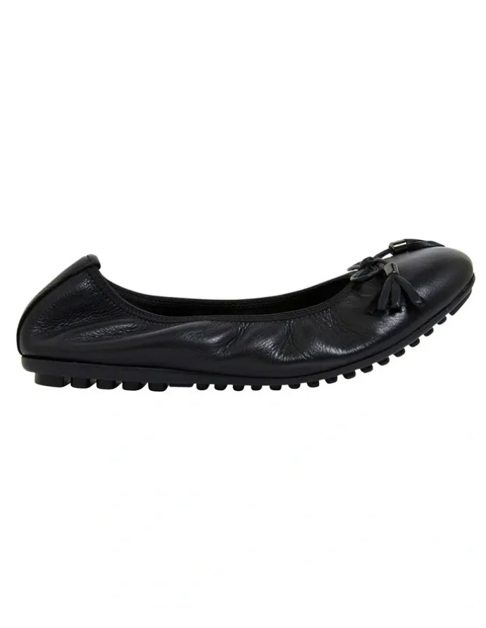 Sandler Prima Flat Shoes in Black Leather