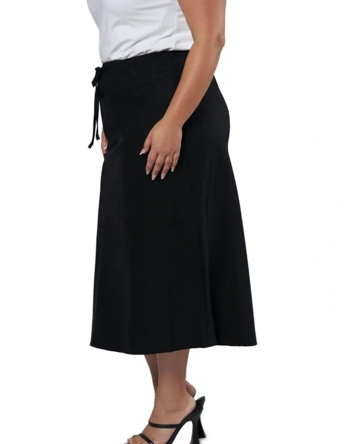 Something 4 Olivia Olsen Linen Midi Skirt in Black