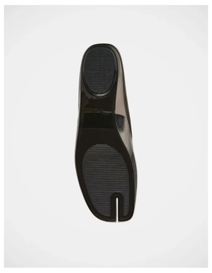 Steve Madden Cova Flats in Black