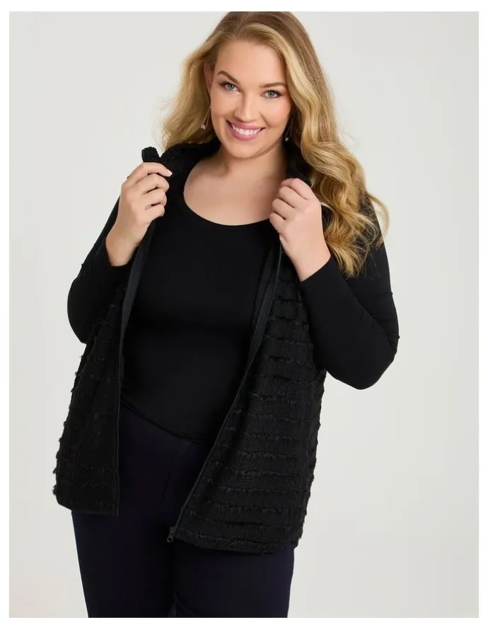 Taking Shape Teddy Vest in Noir