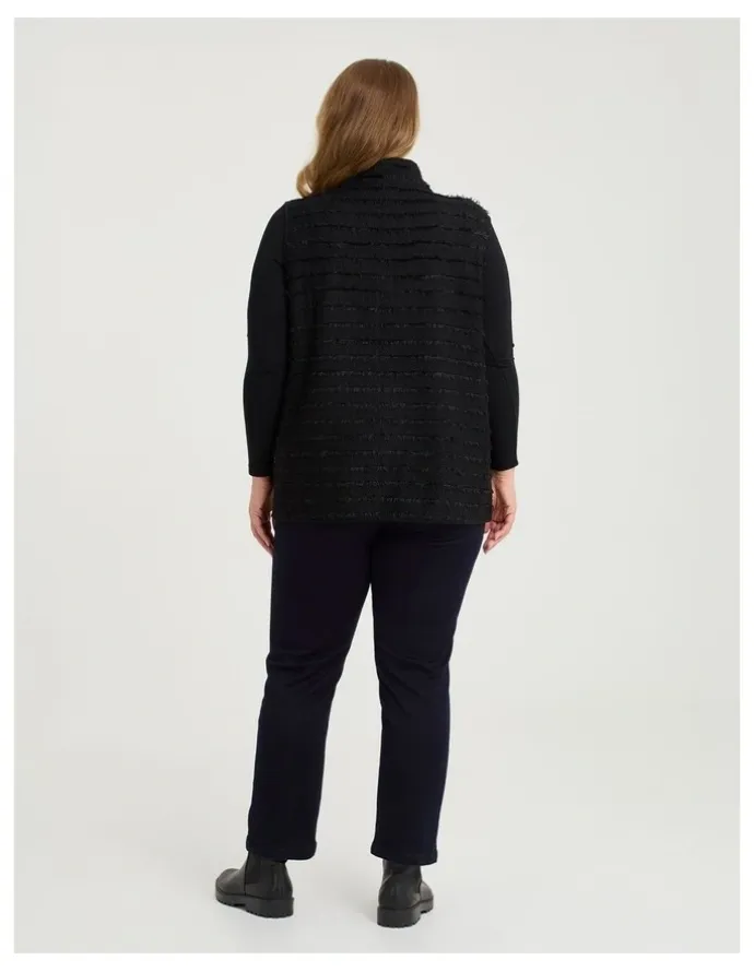 Taking Shape Teddy Vest in Noir