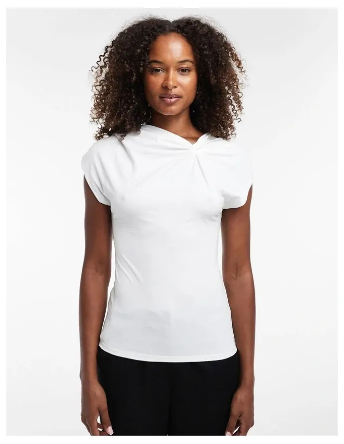 TOPSHOP Kerstin Knot Detal T-shirt in Ivory
