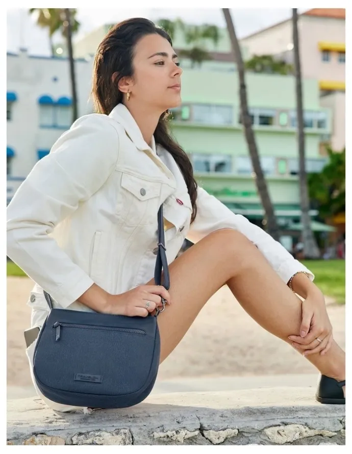 Travelon Metro Anti-Theft Saddle Crossbody Bag in Black