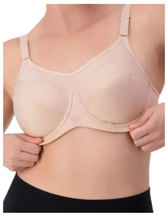 Triumph Triaction Ultra Underwire Sports Bra in Fig Pink